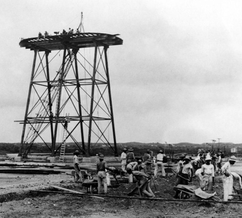 Deterding then decided to build a refinery close to the well and he was drawn to the island of Curaçao.